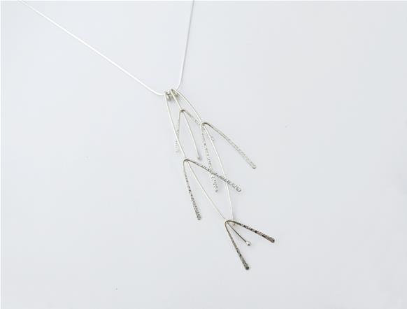 Branch necklace in sterling silver - Textured leaves design