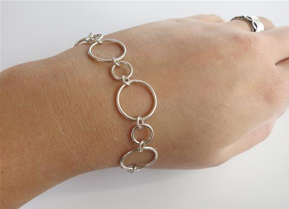 Loop bracelet