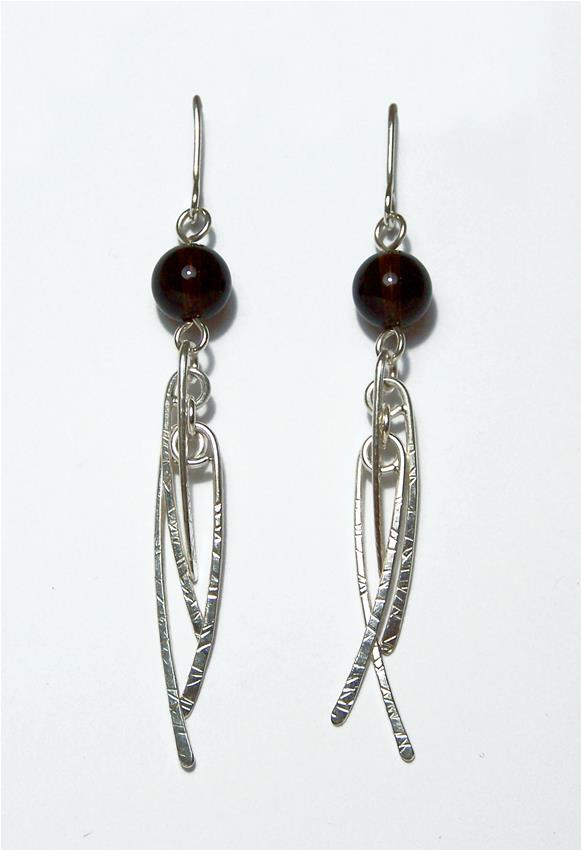 Hammered wire earrings with stones