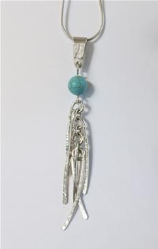 Hammered wire pendant with stone