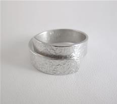 Narrow rolled up ring